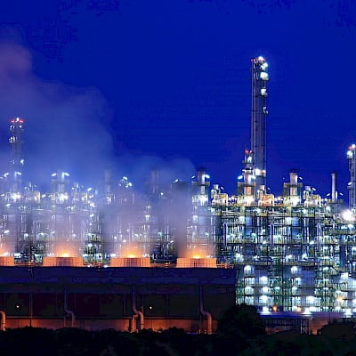 bigstock-oil-refinery-at-twilight-8014919-min.400x400